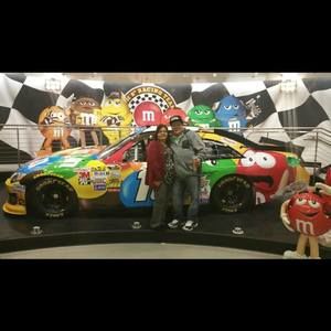 Meet your Posher, Elvia